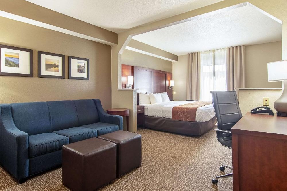 Comfort Suites Knoxville Airport
